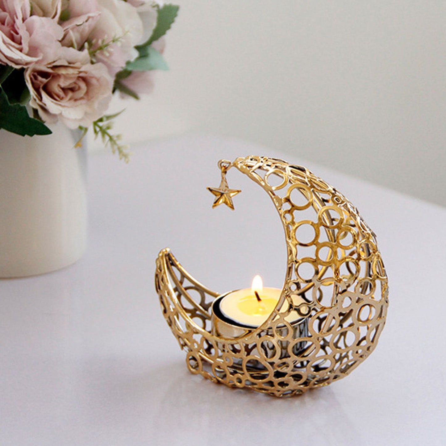 Romantic Moon Candlestick Iron Hollowed Candle Holder for Weddings Christmas Decoration Dining Coffee Table V1294-YM0512-3115220112911