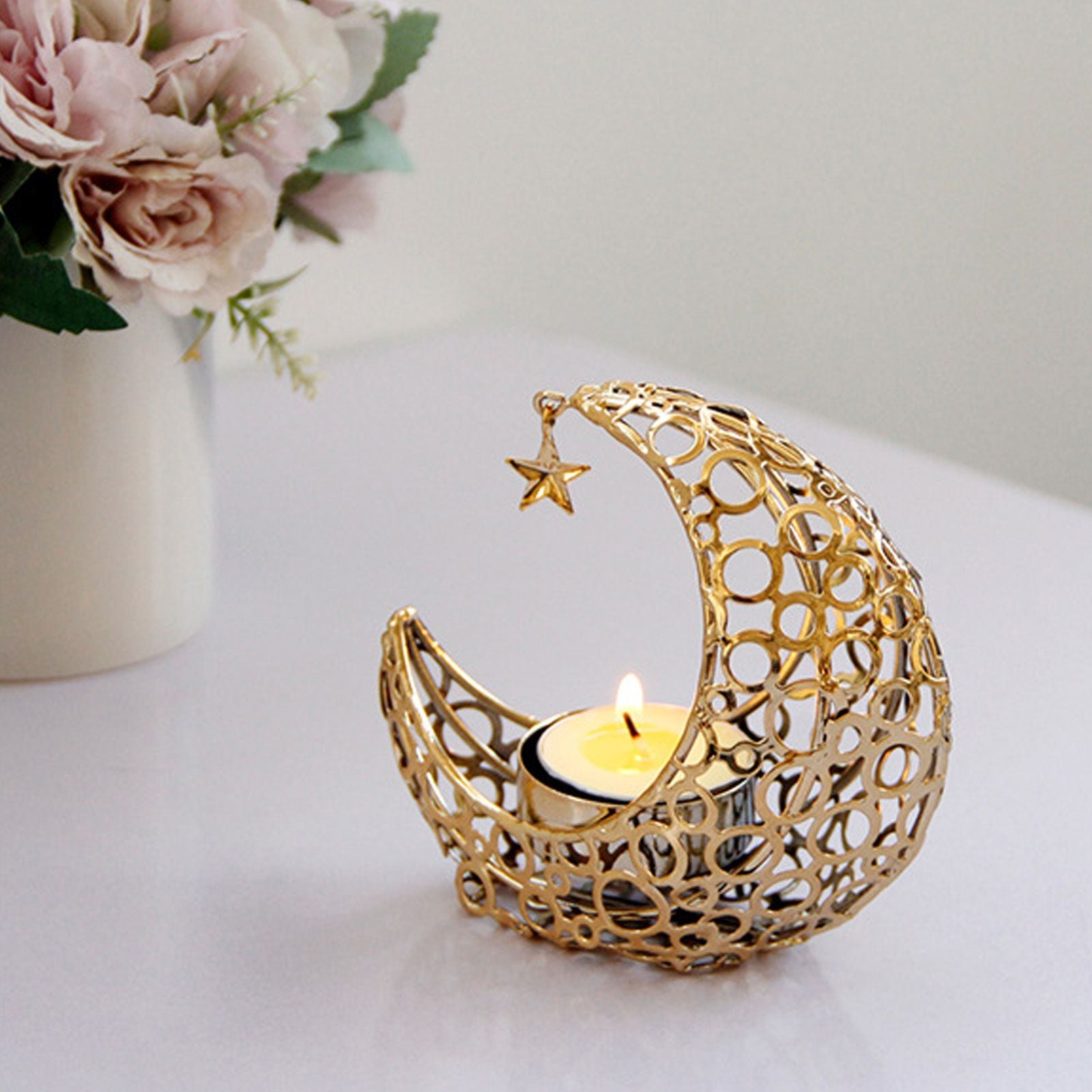 Romantic Moon Candlestick Iron Hollowed Candle Holder for Weddings Christmas Decoration Dining Coffee Table V1294-YM0512-3115220112911