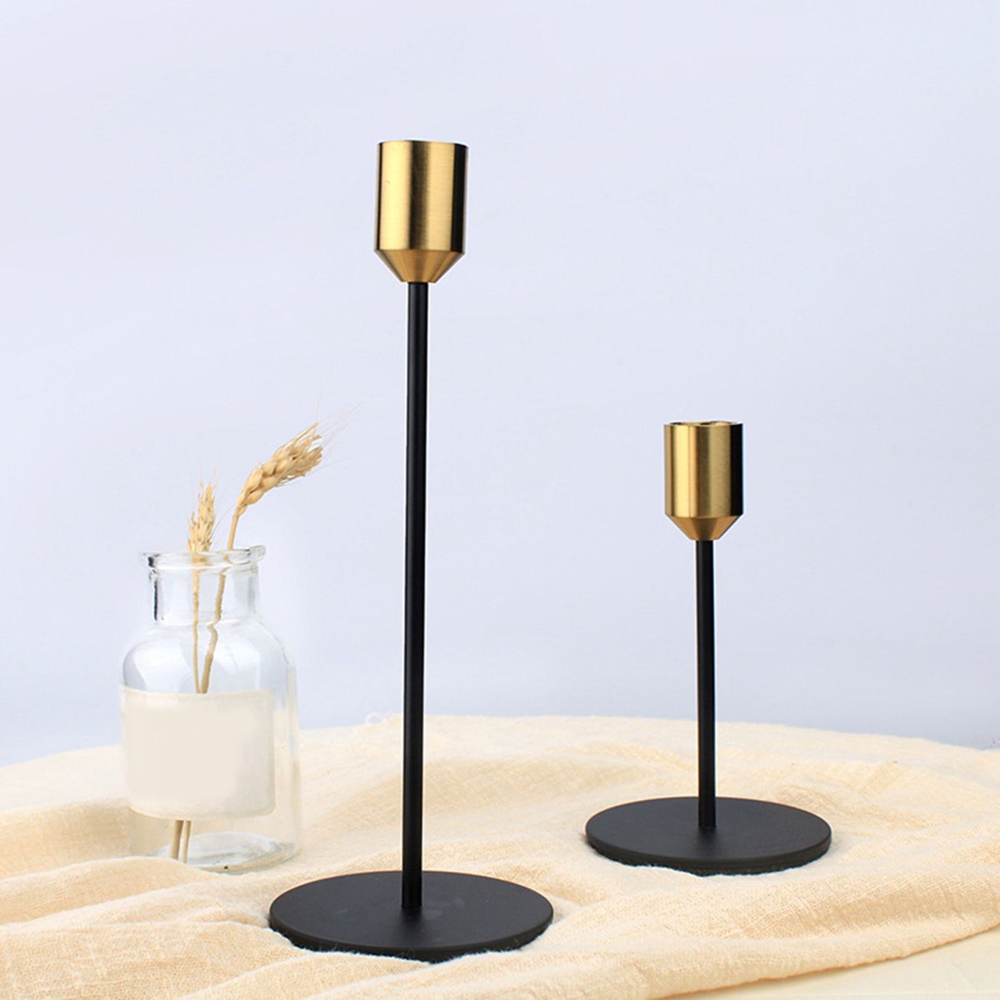 2 Pcs Metal Candle Holder Simple Modern Design Antique Black Candlestick Decoration for Home Wedding V1294-YM0512-3115220128011