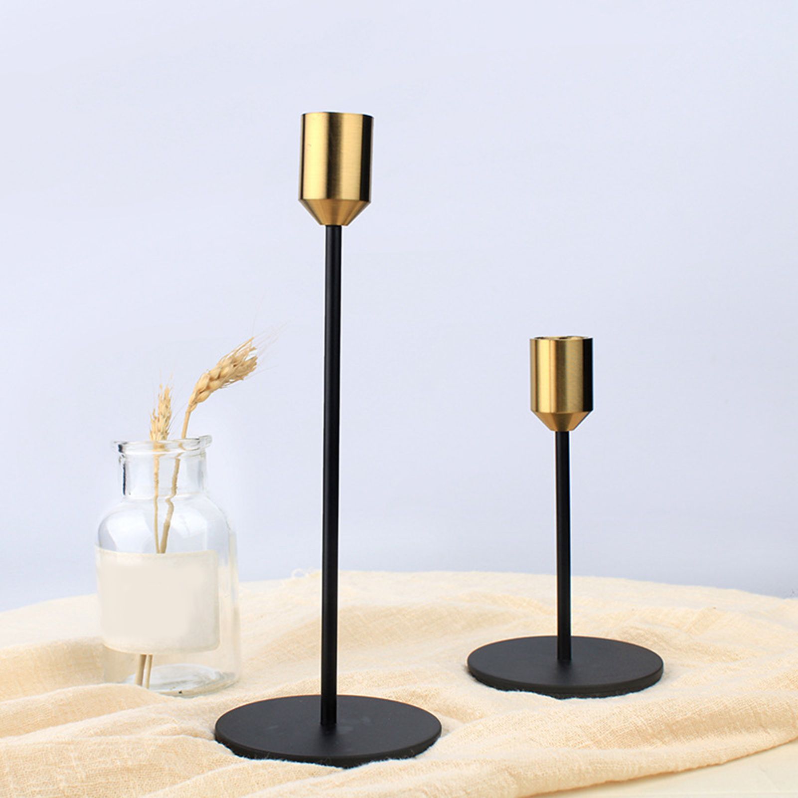 2 Pcs Metal Candle Holder Simple Modern Design Antique Black Candlestick Decoration for Home Wedding V1294-YM0512-3115220128011