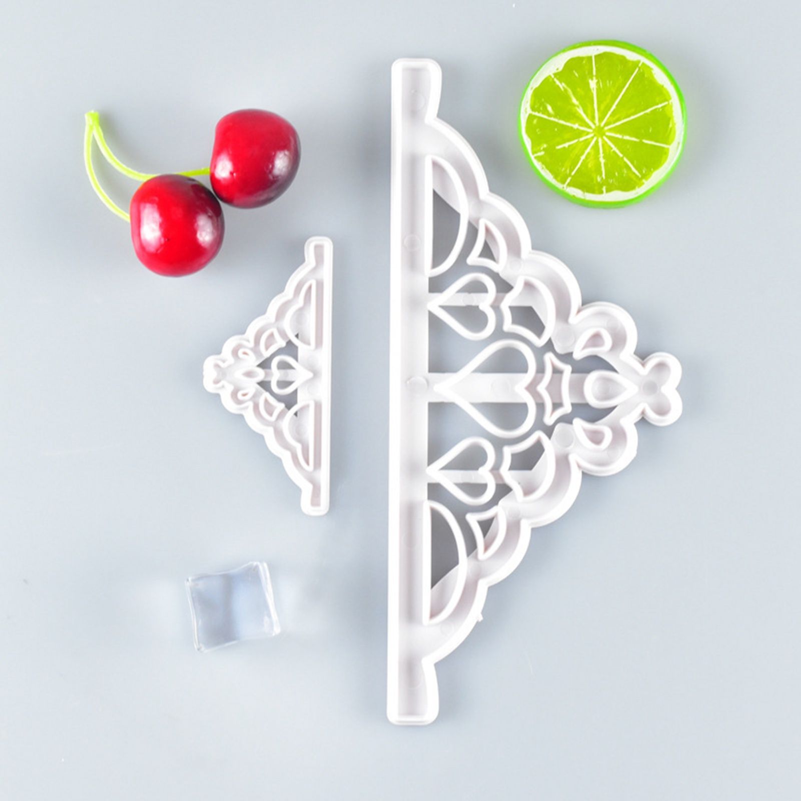 2 Pcs Crown Cutters Set Princess Crown Mold Tiara Cutter Cake Decorating Mold for DIY Birthday Party Dinner V1294-YM0512-3118220261211
