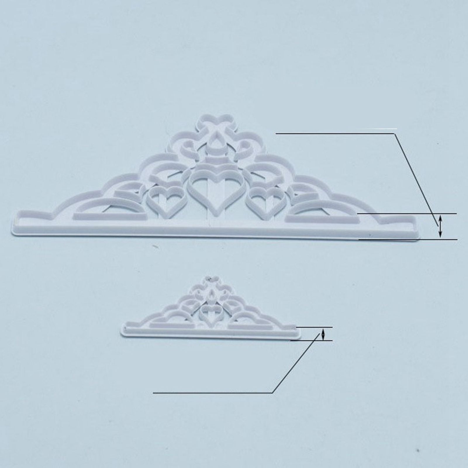 2 Pcs Crown Cutters Set Princess Crown Mold Tiara Cutter Cake Decorating Mold for DIY Birthday Party Dinner V1294-YM0512-3118220261211