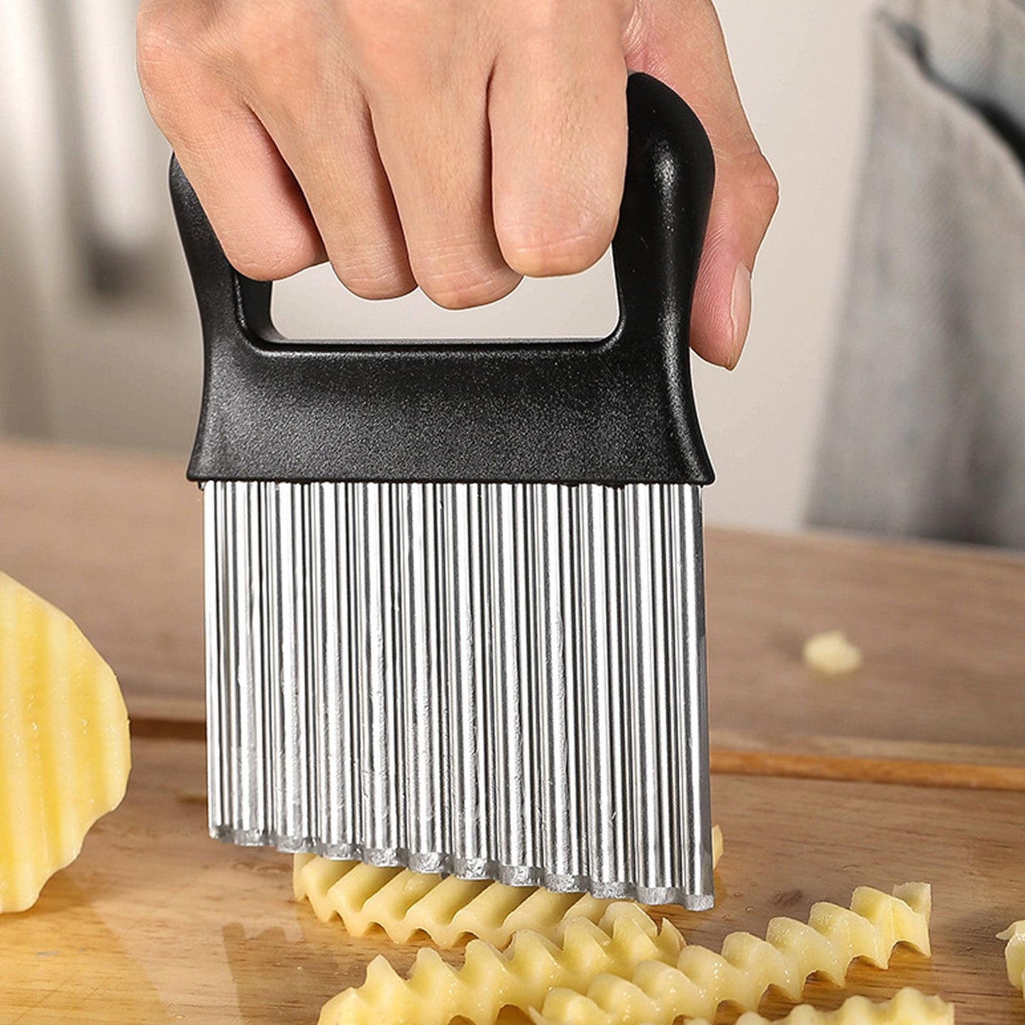 Crinkle Cutter Rustproof Stainless Steel Wavy Potato Crinkle Cutter with Comfortable Grip for Kitchen V1294-YM0512-3118220289311
