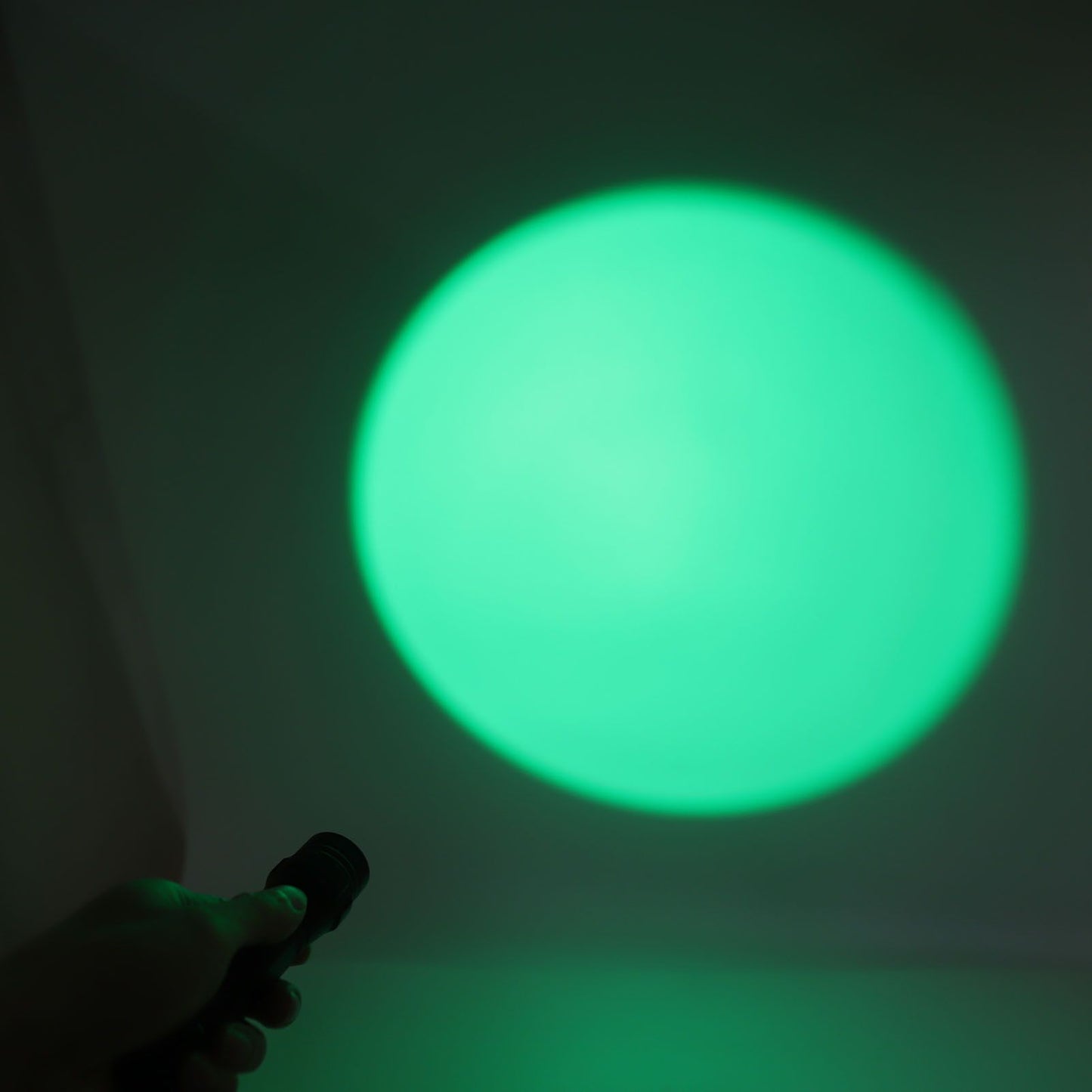 Green Light LED Flashlight Zoomable Portable Single Mode Green Hunting Light Flashlight for Observation V1294-YM0512-3119220166211