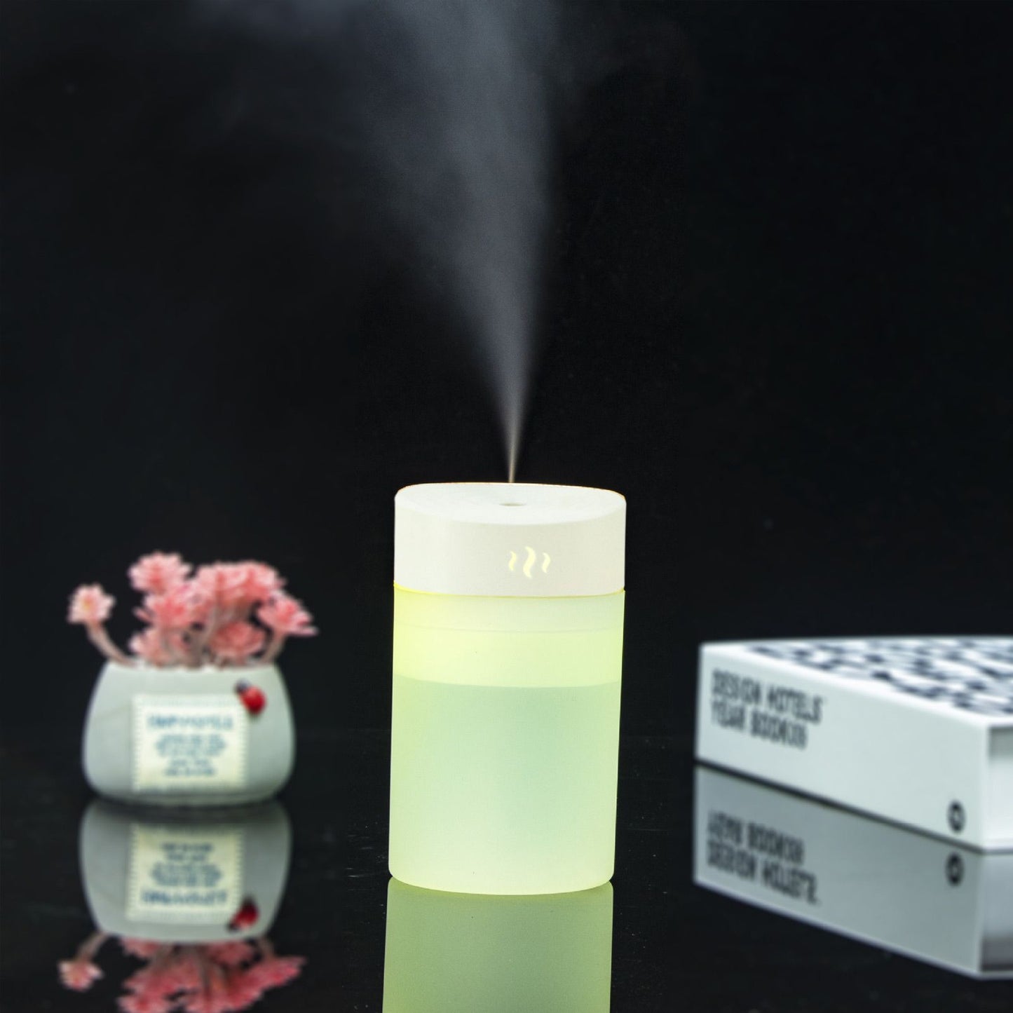 Mini Humidifier 260ml Colorful LED Light USB Charge Simple White Portable Desk Humidifier for Bedroom Office V1294-YM0521-3113230092111