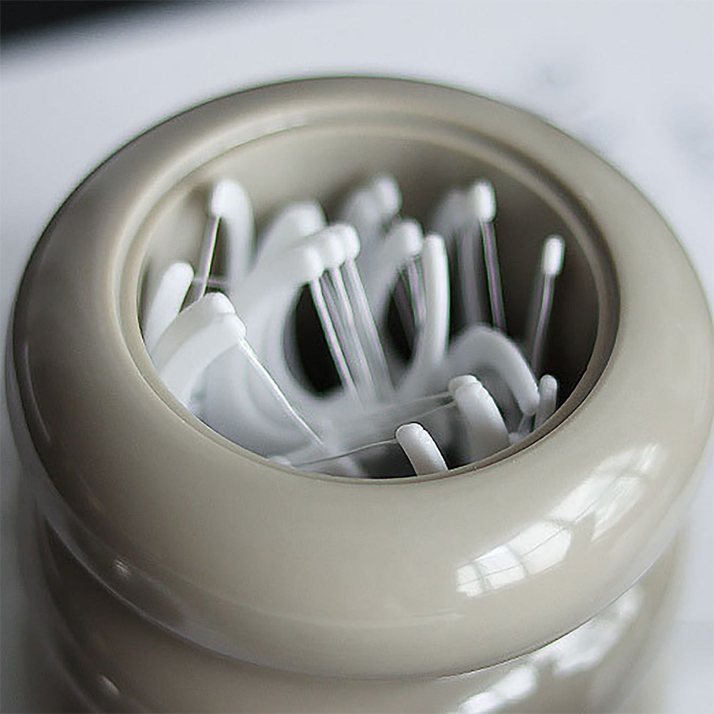 Nordic Style Qtip Holder Dispenser Desktop Dustproof Cotton Swab Storage Container Doughnut Shape Makeup V1294-YM0521-3117220295915