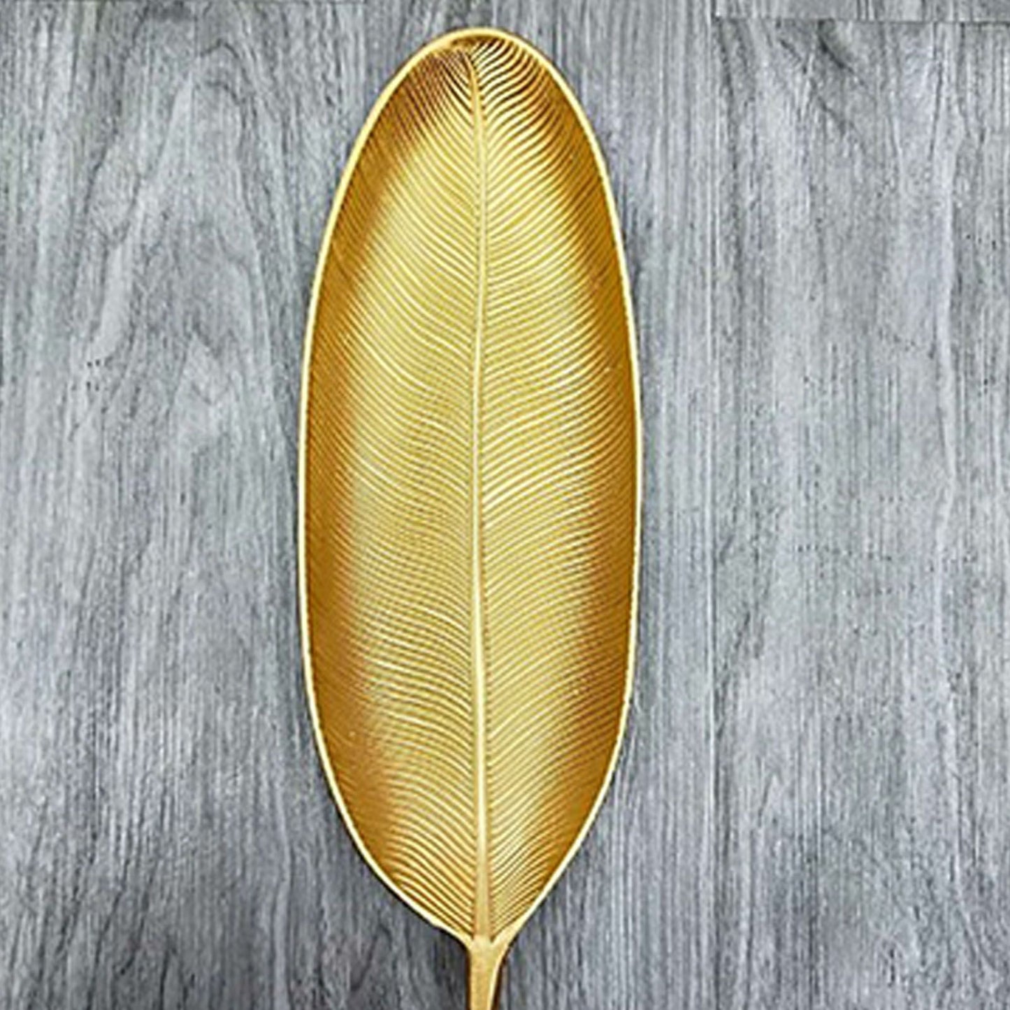 Fruit Plate Golden Style Leaf Shape Brushed Appearance Compact Density Board Serving Dessert Plate for Home S V1294-YM0521-3118220330811