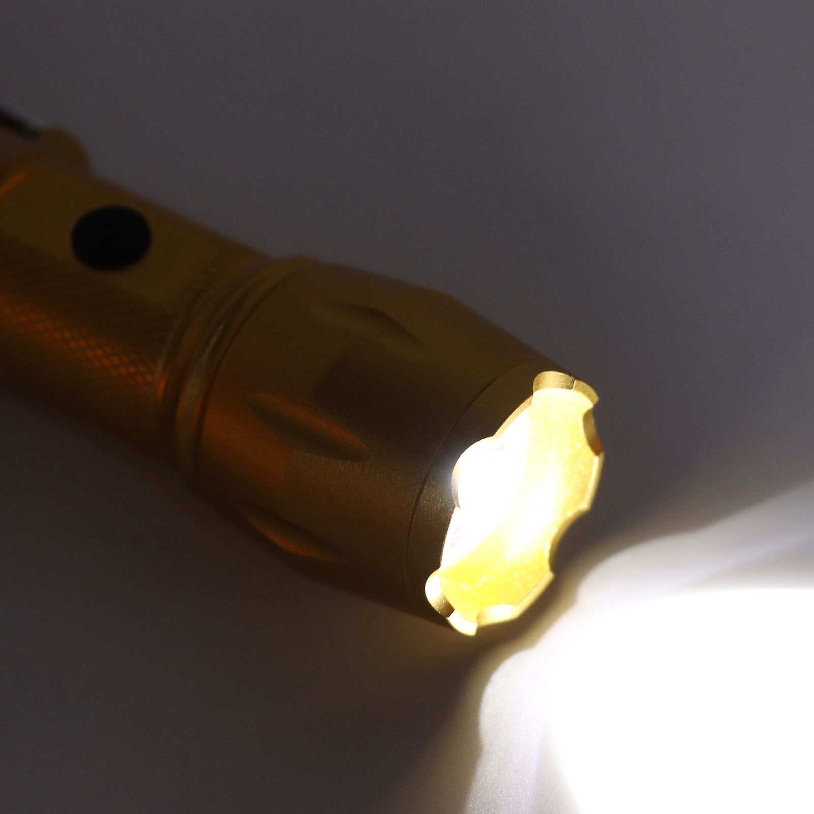 Electric Lighter Waterproof Windproof Aluminum Alloy Portable Lighter with Flashlight 3.7v Gold V1294-YM0521-3119220176313