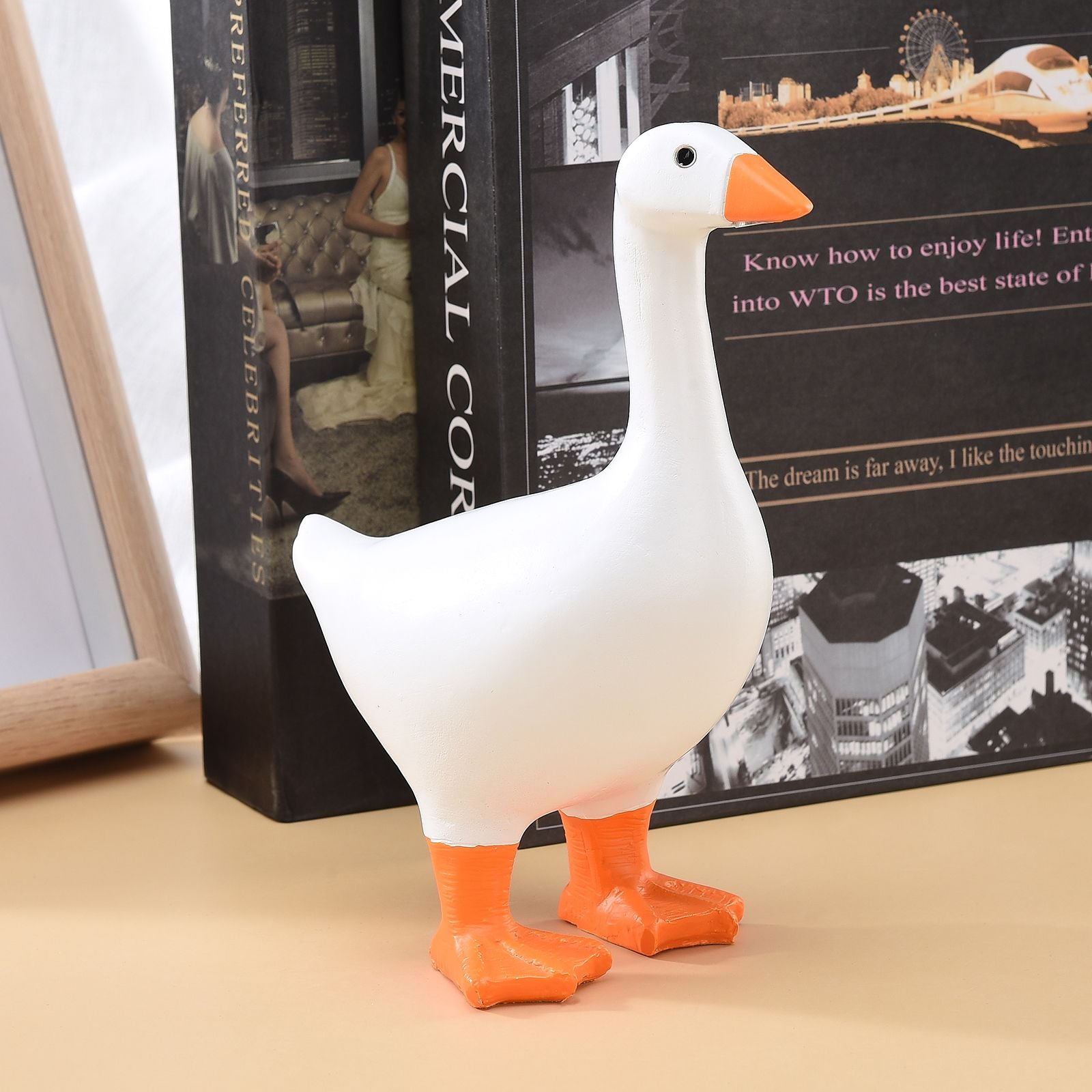 Duck Shaped Resin Crafted Magnetic Pendulum Decoration Keychain V1294-YM0523-220427LD03-2