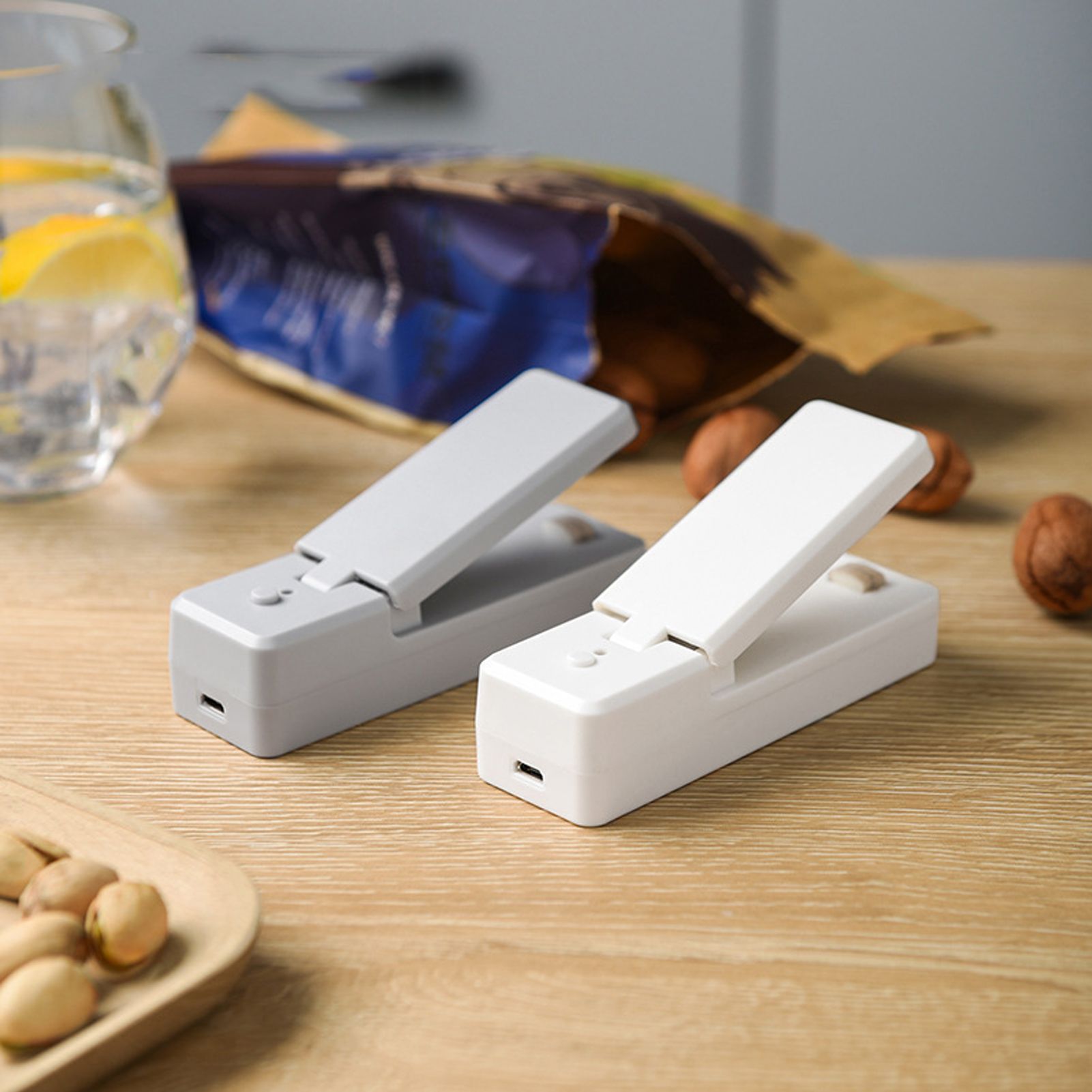 Portable Mini Bag Sealer with Magnet USB Charging Plastic Bag Sealing Machine for Home Kitchen UseWhite V1294-YM0523-3113210278911