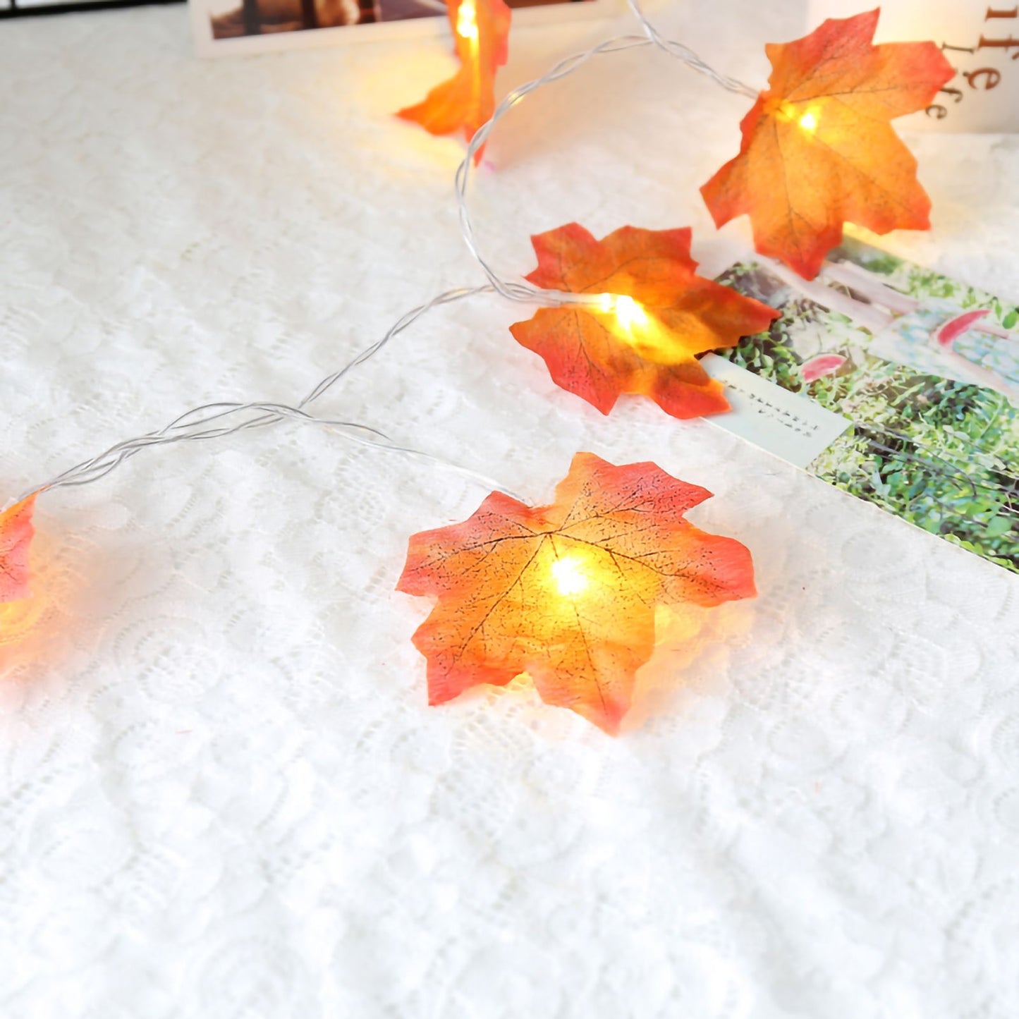 Maple Leaves String Lights 4m/13.12ft 40LEDs Twinkle Hanging Lighting Decorations for Christmas Halloween V1294-YM0523-3115220014311