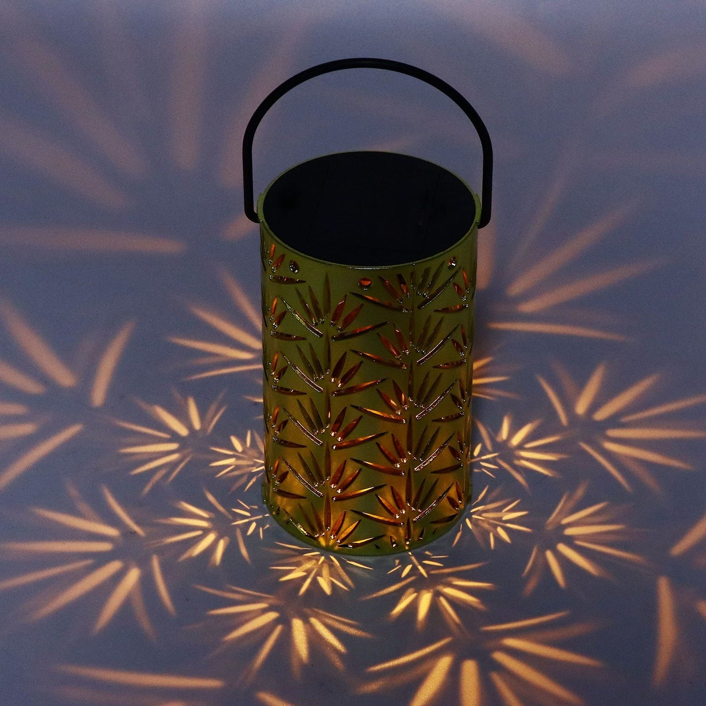 LED Hanging Lantern with Leaf Hollow Pattern Portable Fireplace Lamp for Party House Yard Decoration Gold V1294-YM0523-3115220022112