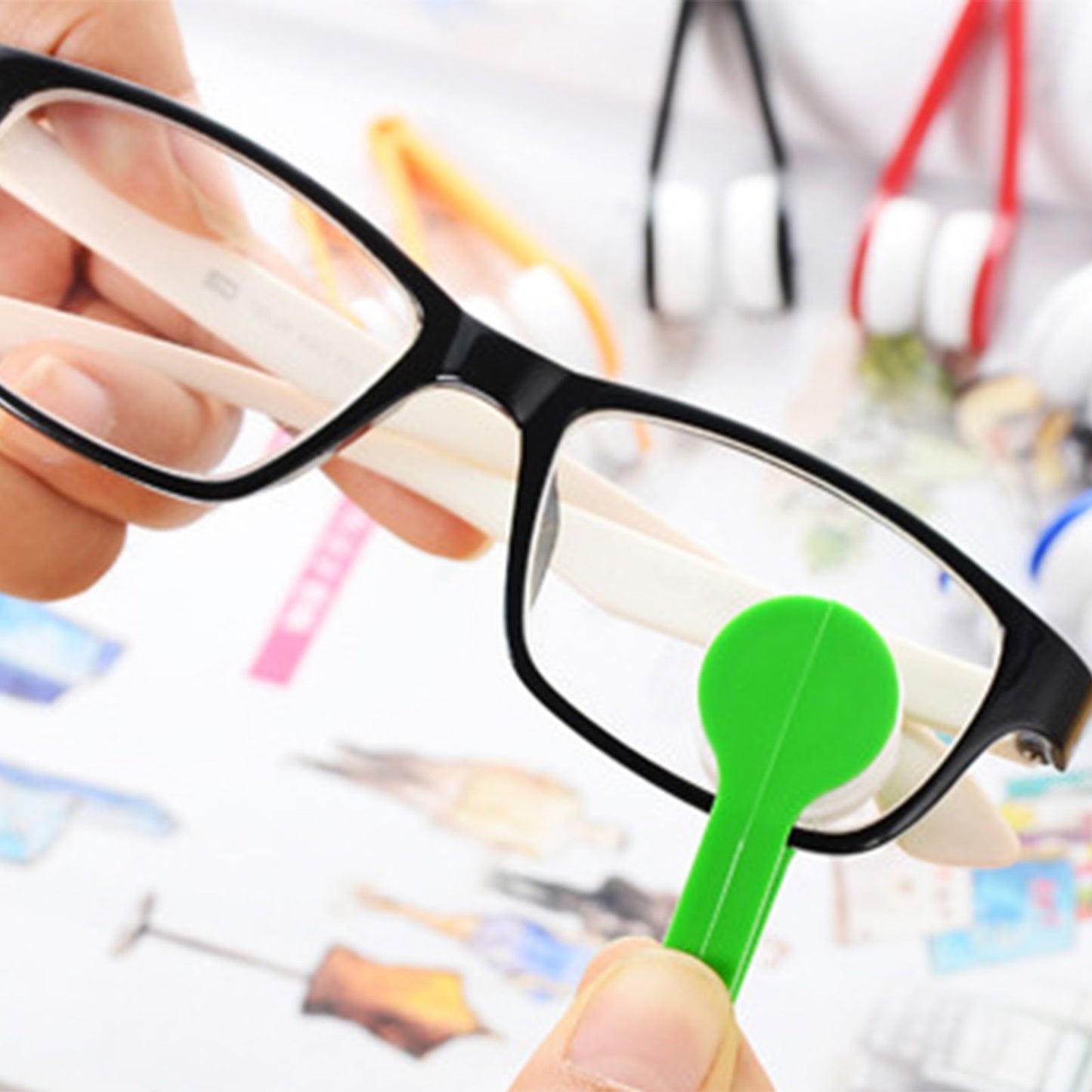Portable Eyeglass Cleaner Brush Soft Sun Glasses Cleaning Clip Eyeglasses Cleaning Tool for OutdoorGreen V1294-YM0523-3117220013013