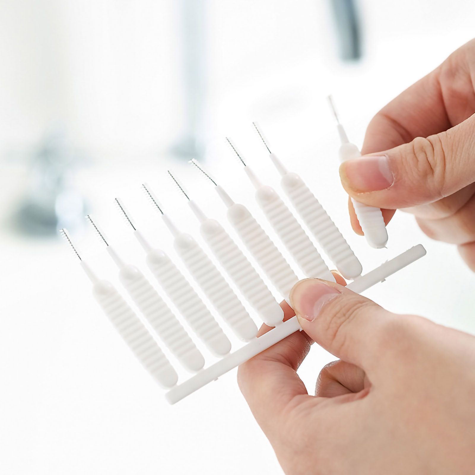 10pcs Mini Shower Head Cleaning Brush Scratch Proof Slip Proof Small Hole Nylon Cleaner Brush for Nozzle V1294-YM0523-3117220038611