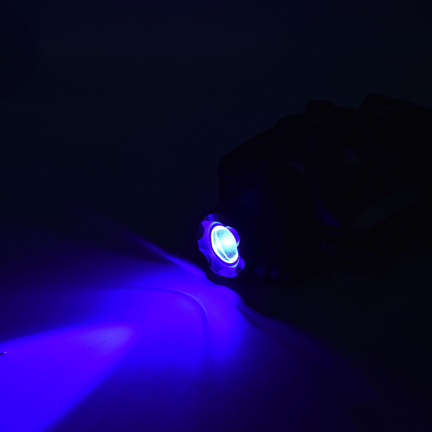 4 in 1 RGBW Focus Headlamp Telescopic Zoom USB Rechargeable Super Bright Headlight for Fishing V1294-YM0523-3119210343211