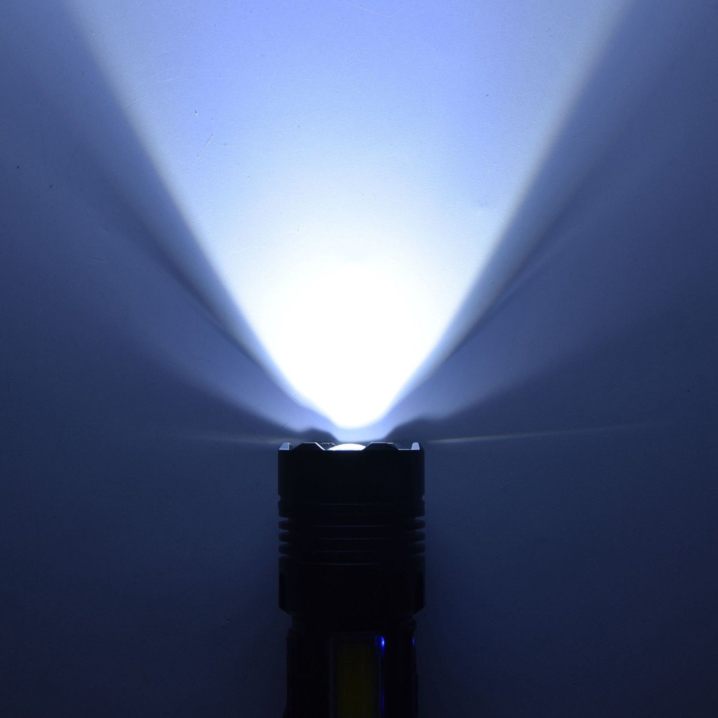 Glare Flashlight Super Bright Waterproof Zoomable with Power Display for Outdoor V1294-YM0523-3119220002211