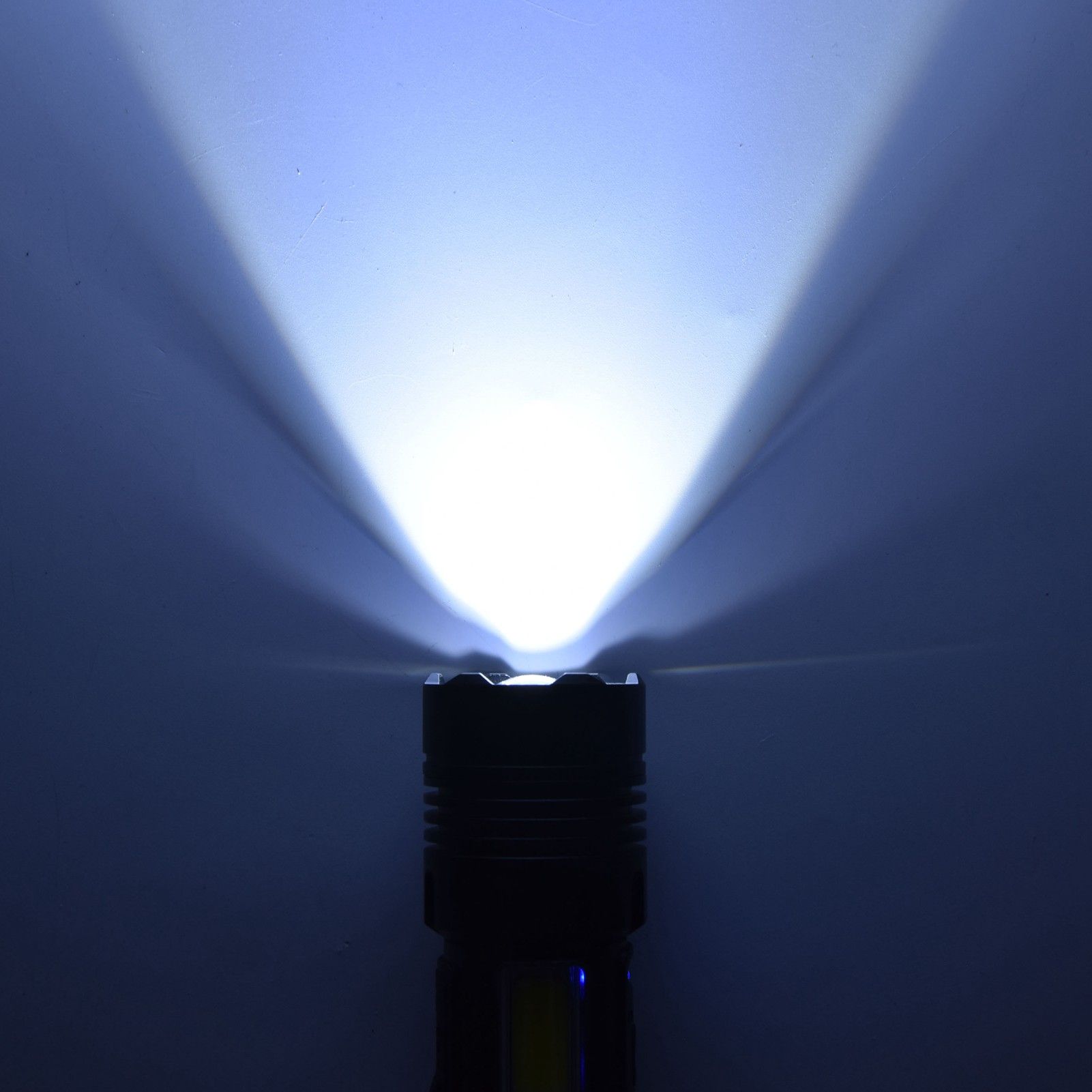 Glare Flashlight Super Bright Waterproof Zoomable with Power Display for Outdoor V1294-YM0523-3119220002211
