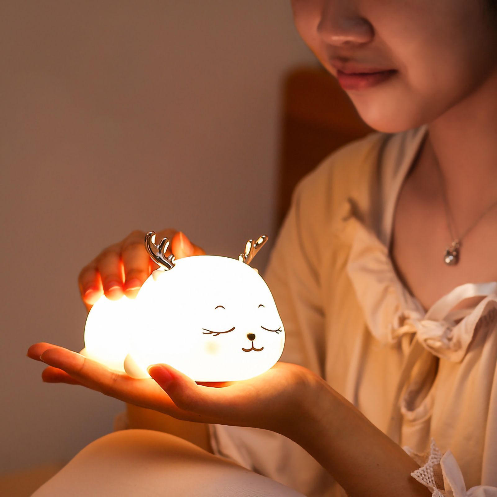 1.5W Silicone Night Light Cute Deer Shape Portable Children Lamp with Tap Control Smart Timing V1294-YM0523-3119220028511