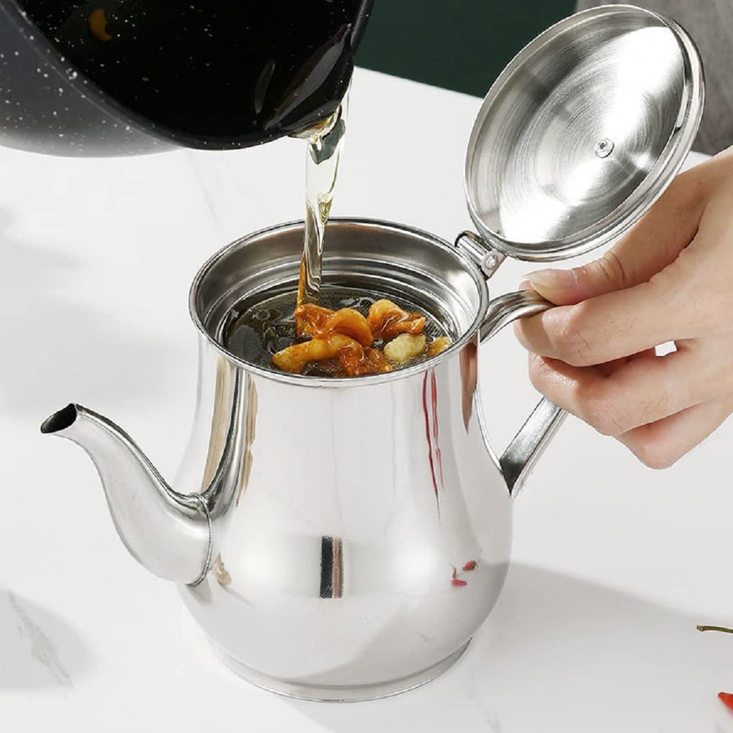 Stainless Steel Lubricator with Filter Screen Oil Strainer Pot Olive Oil Dispenser With Dust Proof Lid V1294-YM221123GW03-2-0421