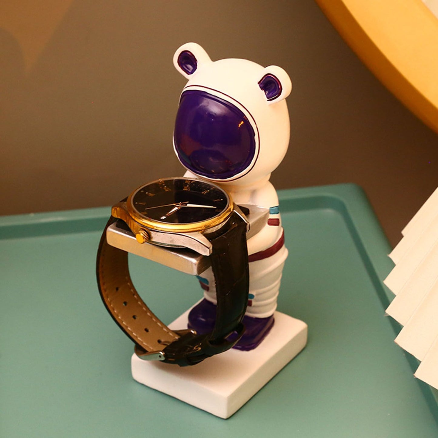 Resin Watch Stand Handmade Figurine Model Decorative Watch Display Stand for Home White Bear V1294-YM3117220222915-0421