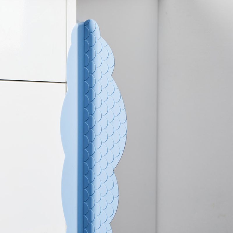 Kitchen Sink Water Splashing Guard Silicone Water Splatter Guard with Suction Cup for Dishes Washing Light V1294-YM3118220235911-0421