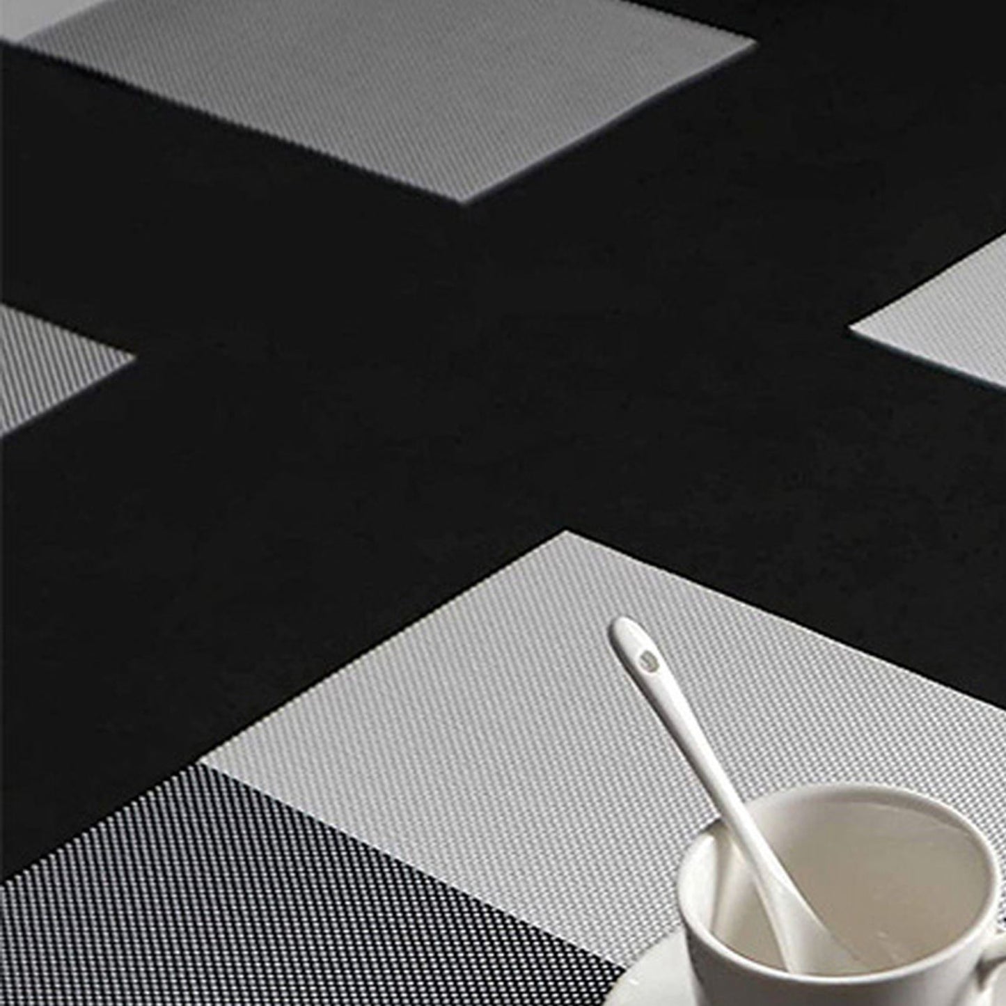 8pcs Placemats Easy Cleaning PVC Material Waterproof Black White Plaid Pattern Dining Placemats for Hotel V1294-YM3118220253211-0421