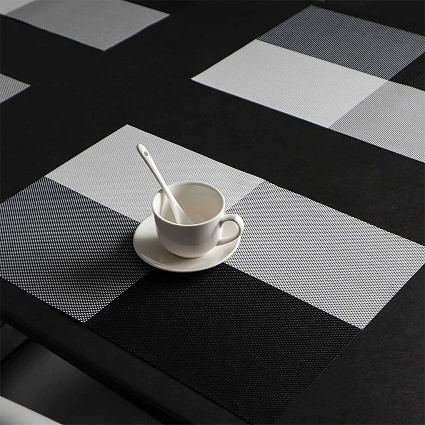 8pcs Placemats Easy Cleaning PVC Material Waterproof Black White Plaid Pattern Dining Placemats for Hotel V1294-YM3118220253211-0421