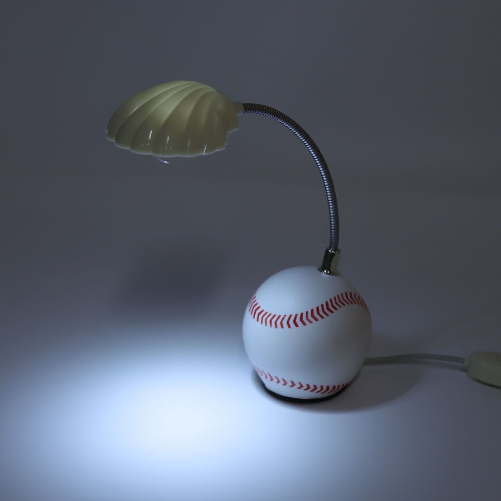 LED Table Lamp Baseball Base Seashell Shape Light Head Soft Light Portable USB Mini Desk Lamp for Home School V1294-YM3119220150611-0421