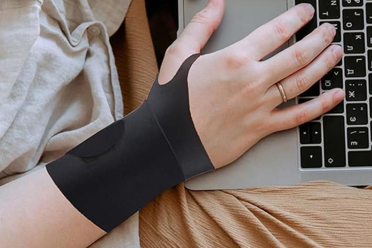 2X Adjustable Wrist Brace Wrist Support Protection Strap Compatible With Both Hands - Black V1308-DSZKI-435-1