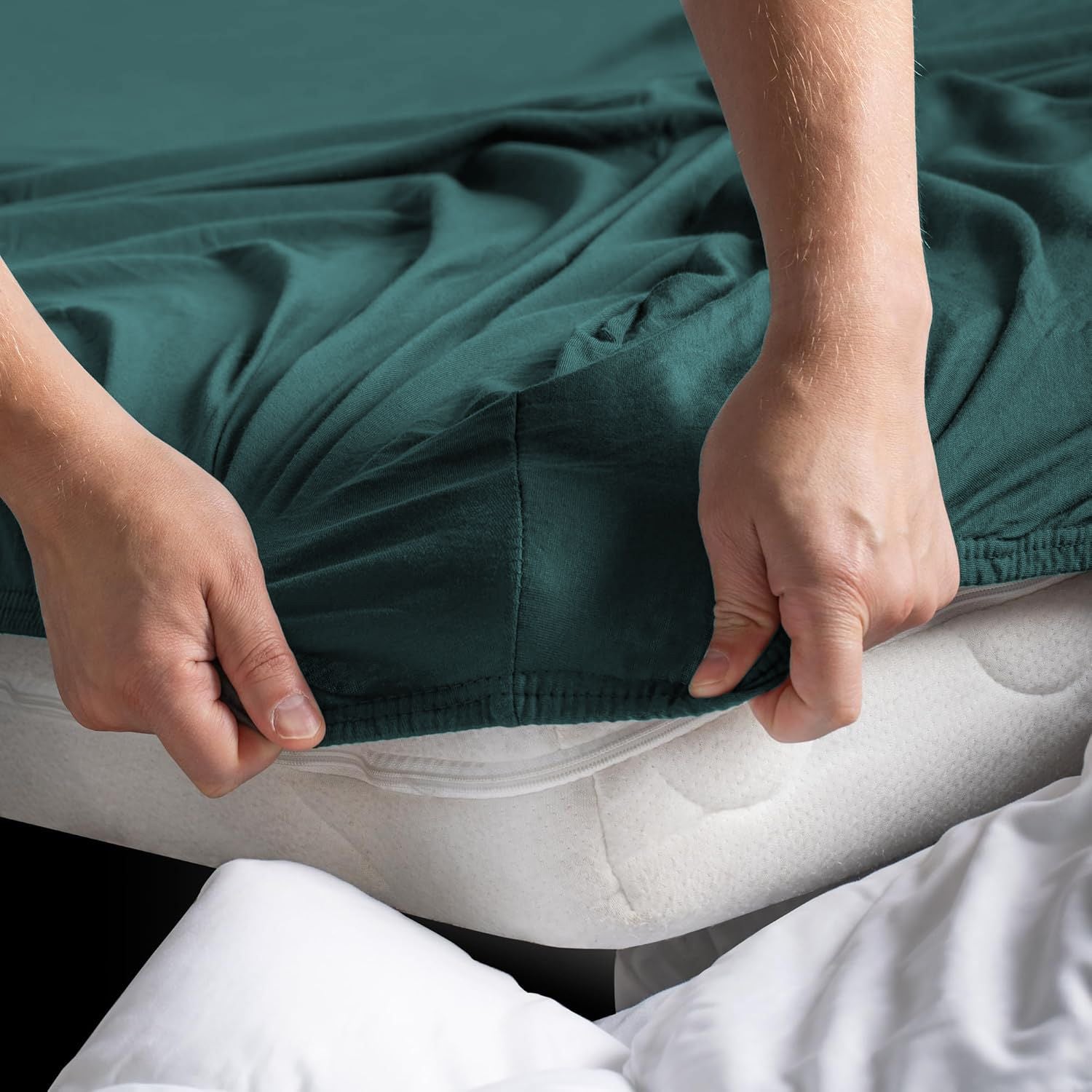 Hotel Quality Fitted sheets - 2 Piece Fitted sheets -Breathable Bedding - Wrinkle, Fade, Stain Resistant- V1317-2-QS9-AUKS-CL-SSL