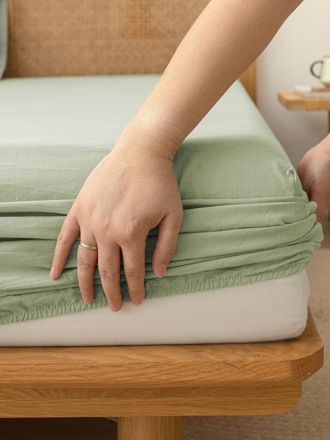 100% Cotton Fitted Sheet - Super Soft 40cm Deep Pocket Bottom Sheets - White Elastic Sheet（Single,Green beans)