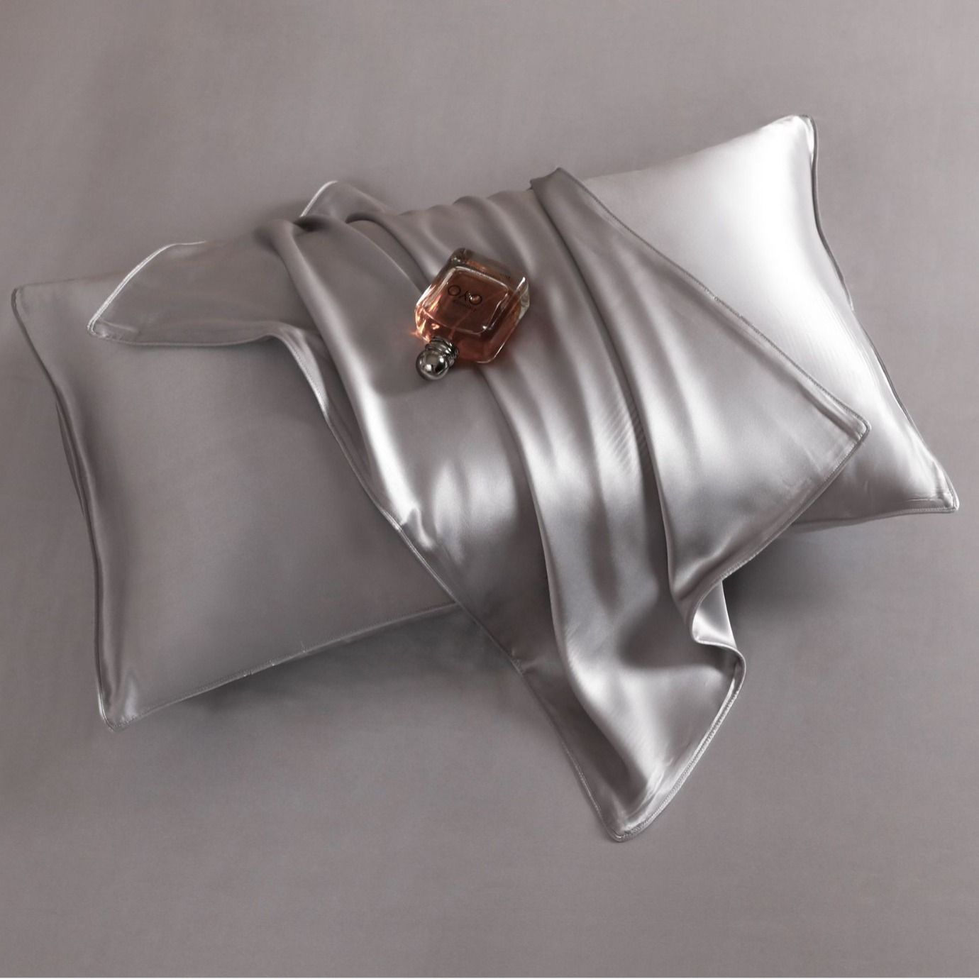 Oval Silk Workshop 22 Momme Silk Four Piece Set 1.2 m bed (1.5x 2 m quilt cover 2x 2.3 sheets