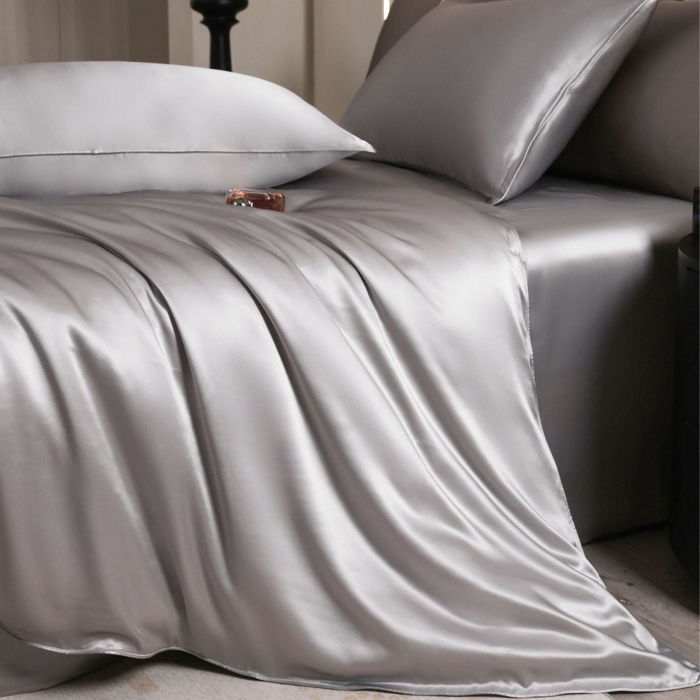 Oval Silk Workshop 22 Momme Silk Four Piece Set 1.5 m bed (2x 2.3 m quilt cover 2.3x 2.5 m bed sheet)