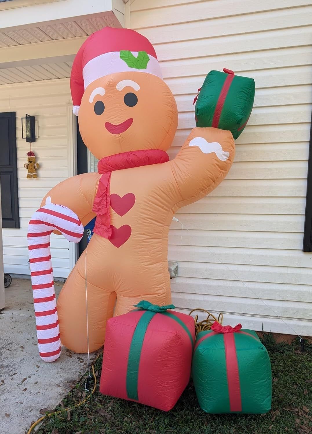 8FT/2.4m Lighted Inflatable Gingerbread Man Christmas Decoration with Candy Cane & Gift Boxes, Outdoor Indoor V1338-WAK0054