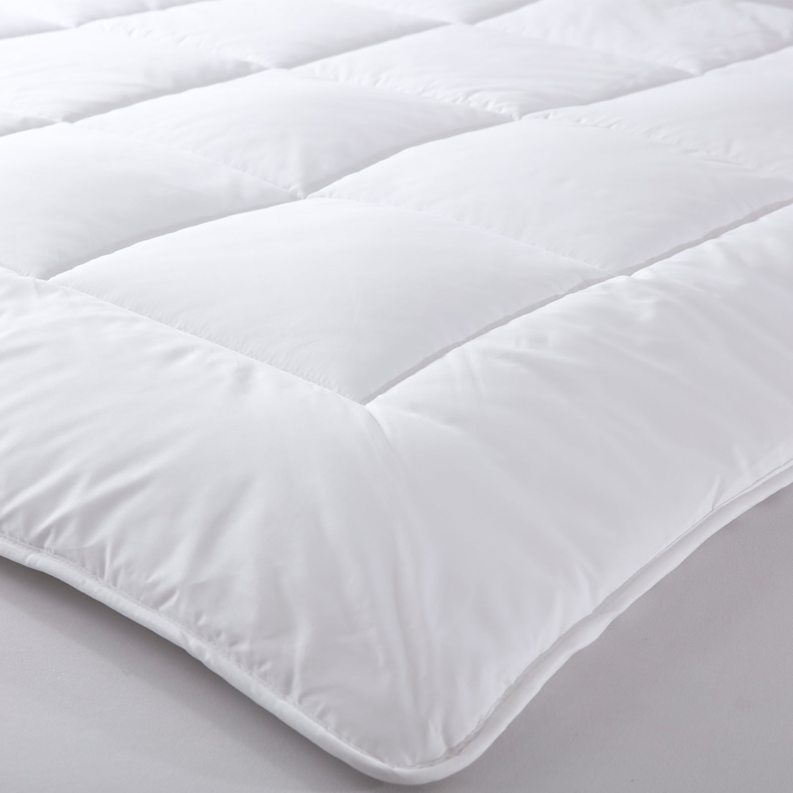 Royal Comfort 260GSM Deluxe Eco-Silk Touch Quilt 100% Cotton Cover - Super King - White V160-10001632