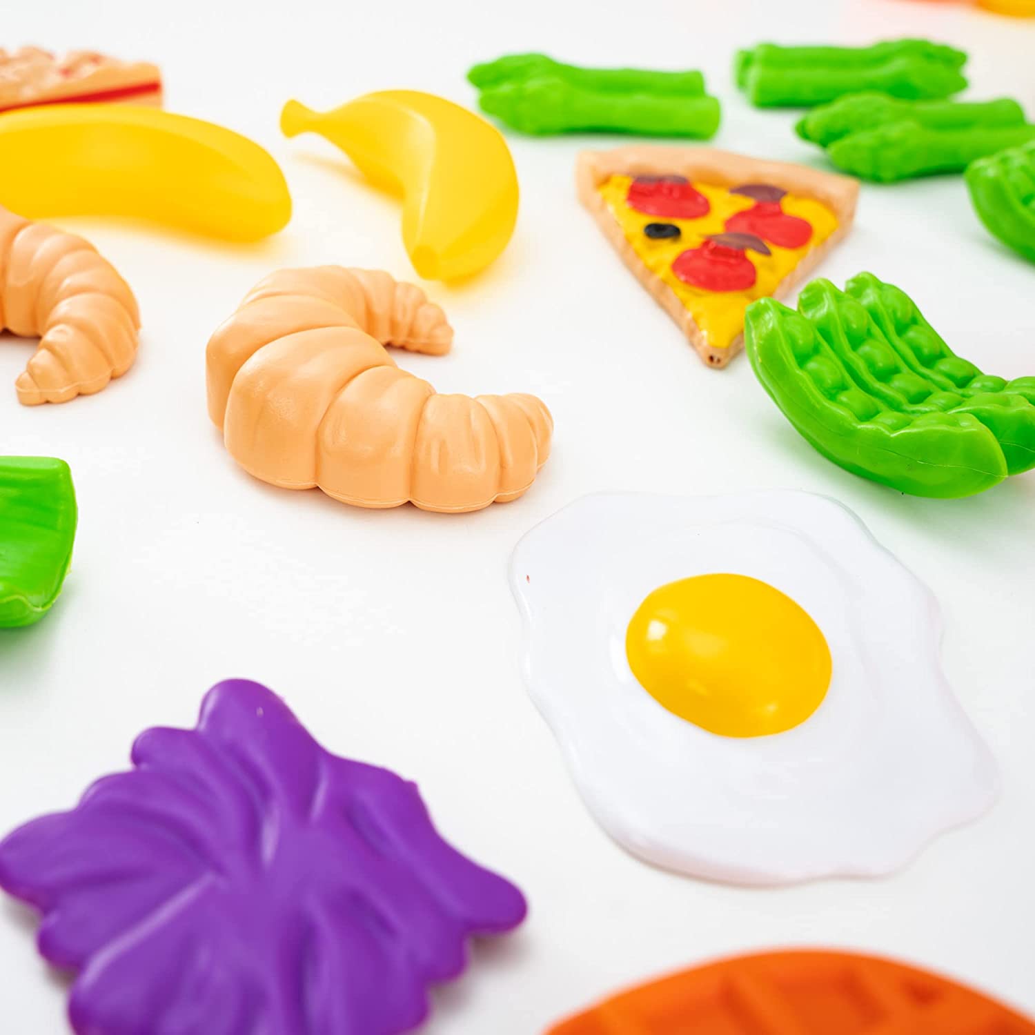 Tasty Treats Play Food Set for kids (115 pcs) V178-12571