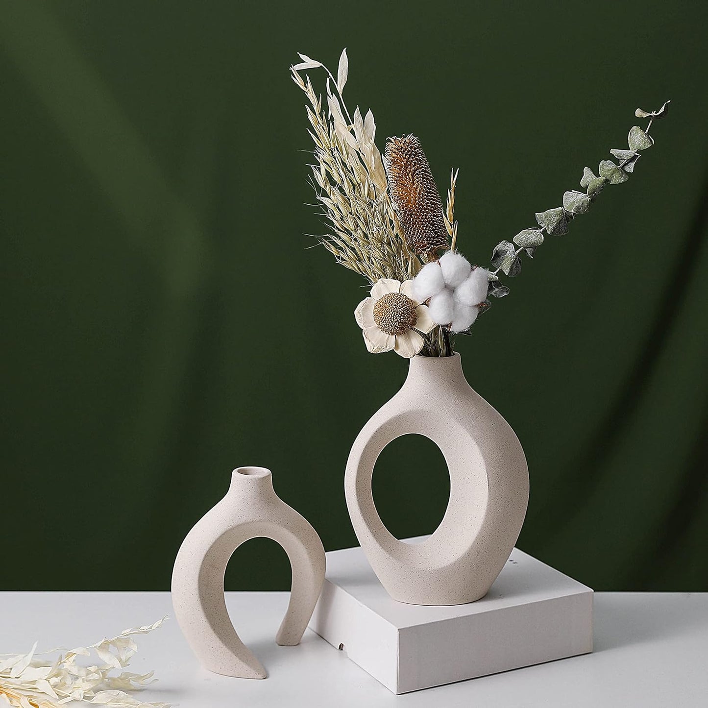 Ceramic Set of 2 Creative White Vases for Home Decor V178-38052