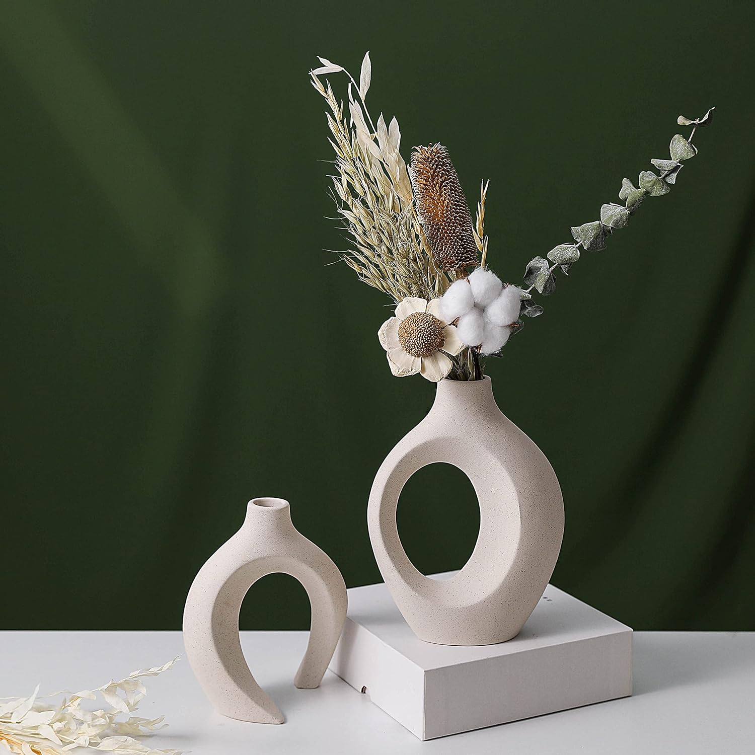 Ceramic Set of 2 Creative White Vases for Home Decor V178-38052