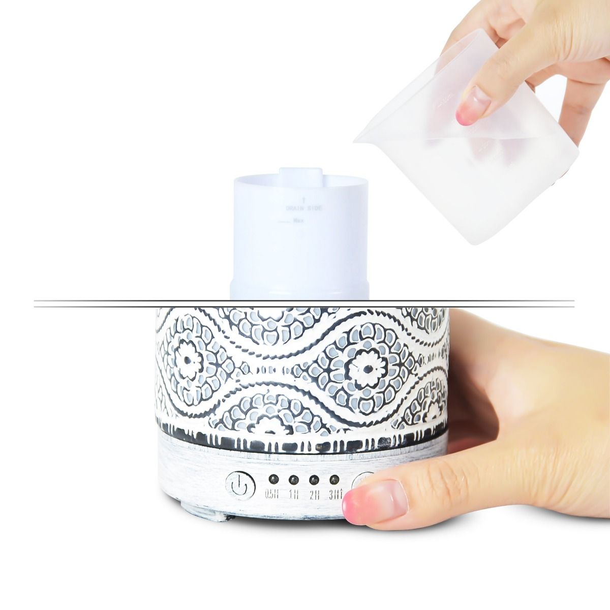 activiva 100ml Metal Essential Oil and Aroma Diffuser-Vintage White V186-ACA-AD-S2