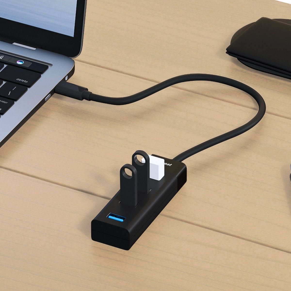 mbeat 4-Port USB-C Hub with USB-C DC Port V186-MB-C3H-5K