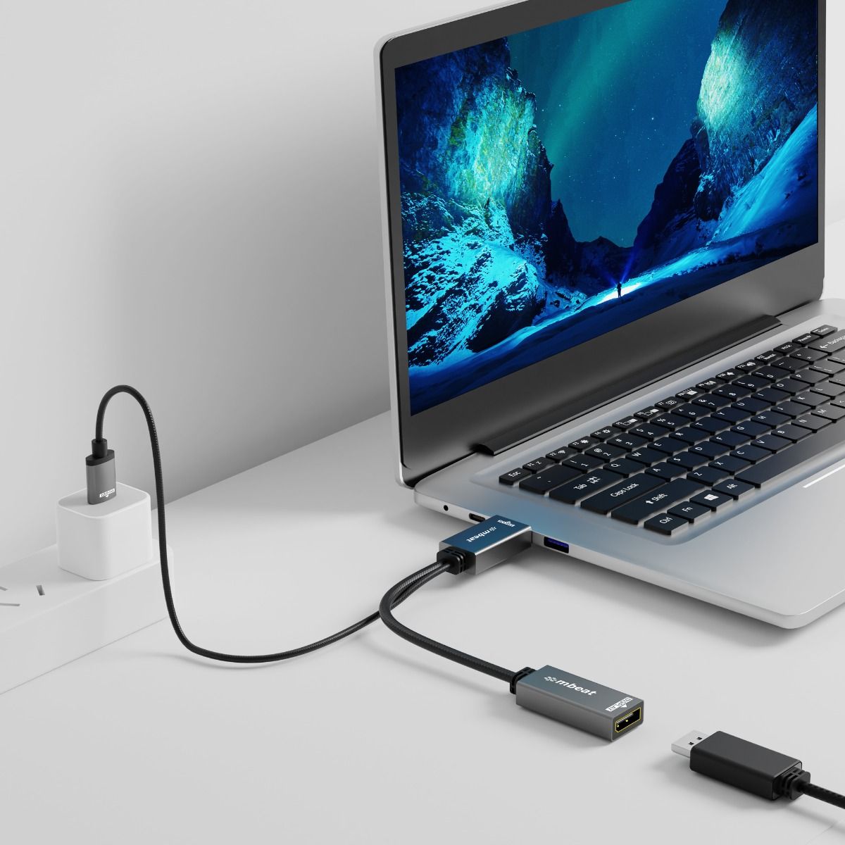 mbeat Tough Link HDMI to DisplayPort Adapter with USB Power V186-MB-XAD-HDDPU