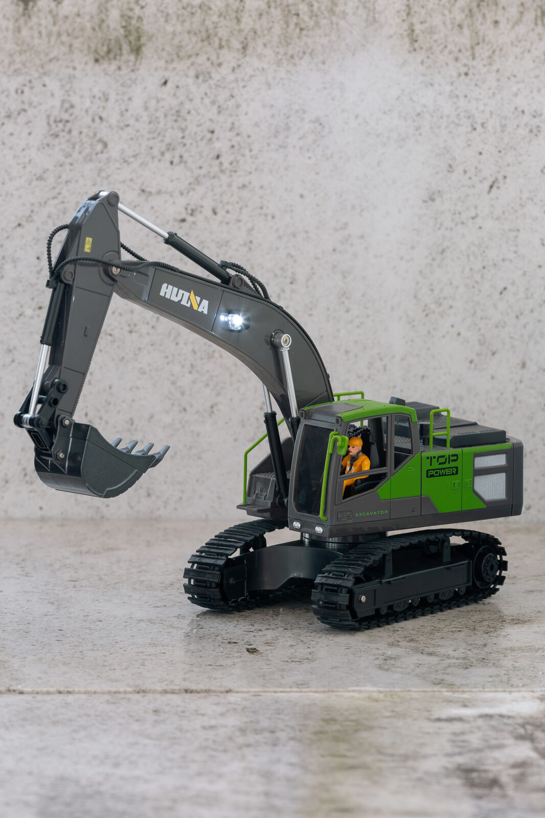 1:18 Scale 13-Channel Alloy Remote Control Excavator Construction Vehicle with Lights, Sound and Steam V196-1661