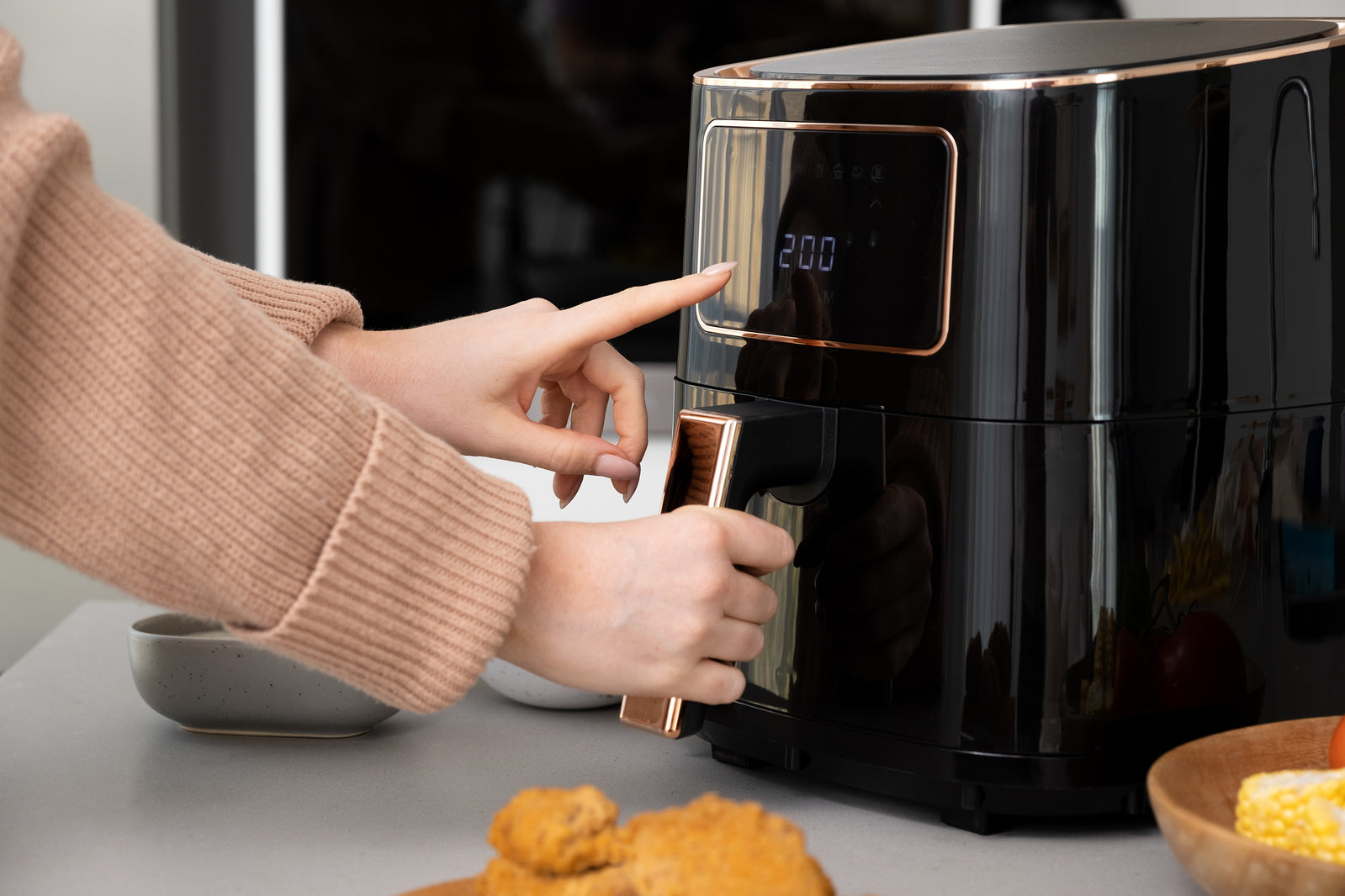 7L Digital Air Fryer (Black) 1700W, 200C, 8 Cooking Settings V196-AF700BRG