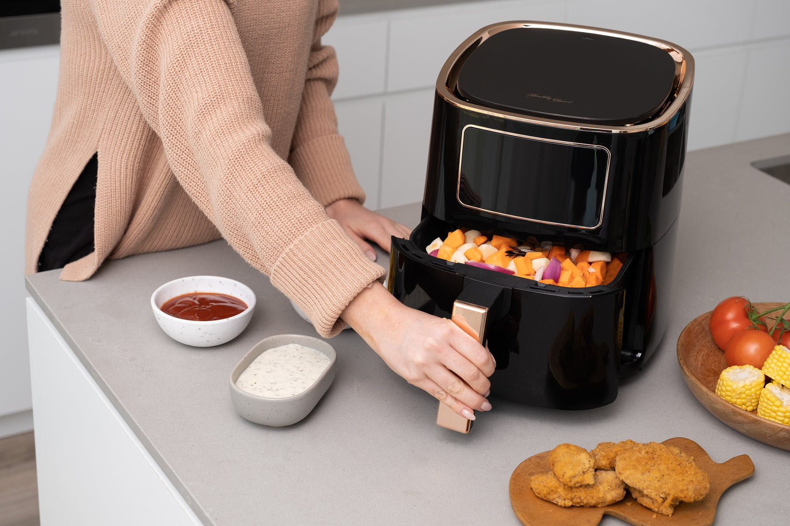 7L Digital Air Fryer (Black) 1700W, 200C, 8 Cooking Settings V196-AF700BRG
