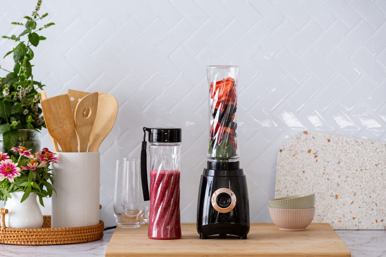 Portable Personal Blender, w/ 2 400ml Bottles V196-BNG540