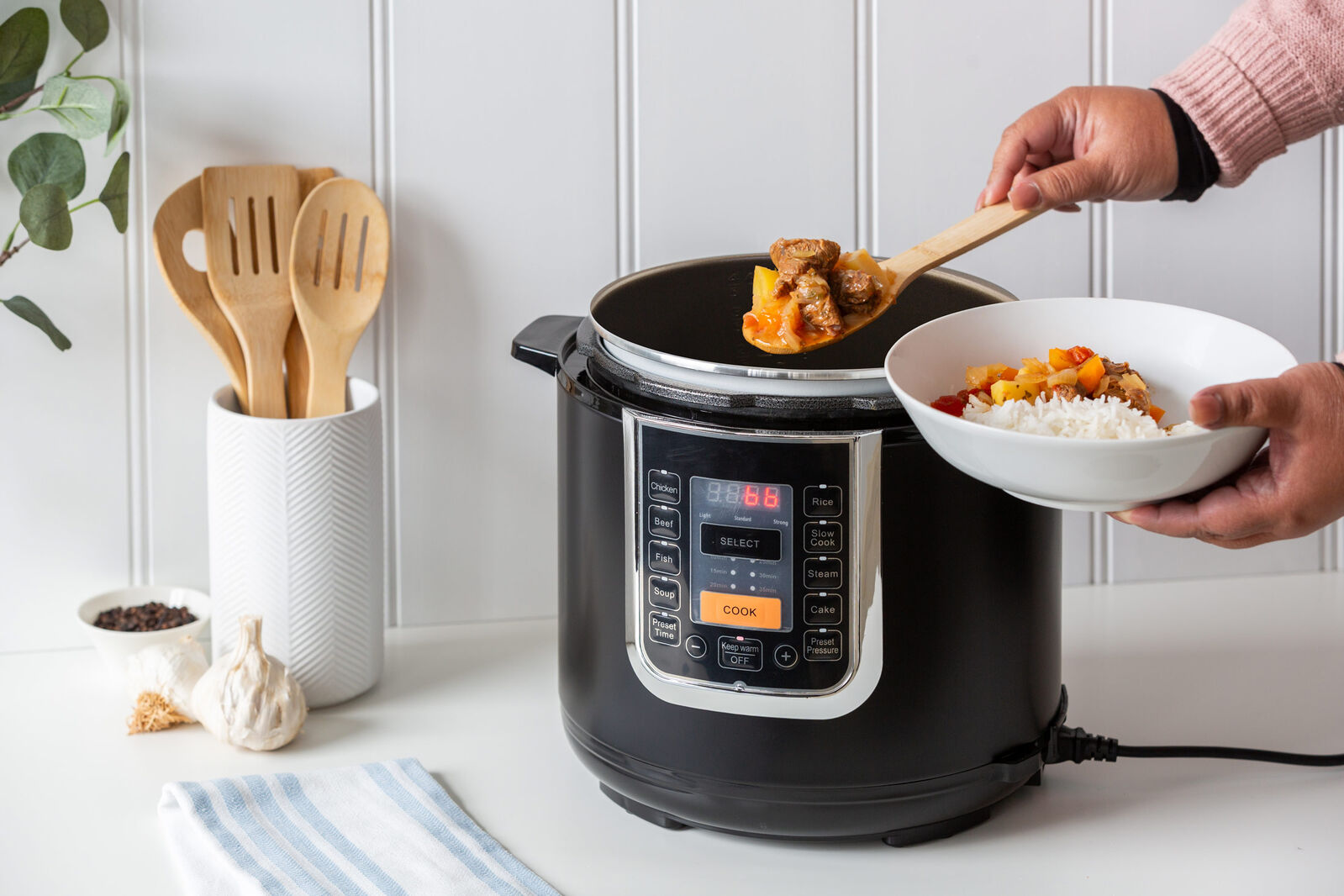 6L Ceramic Coated, PFAS Free Automatic Pressure Cooker V196-PC710S