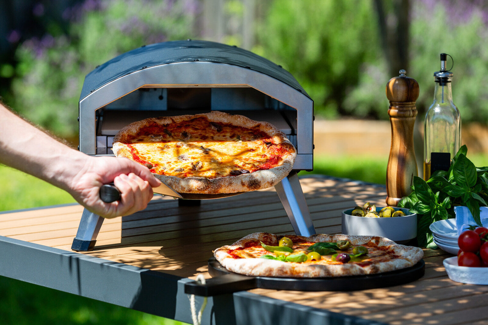 Compact and Portable 12" Outdoor Electric Pizza Oven V196-POE120