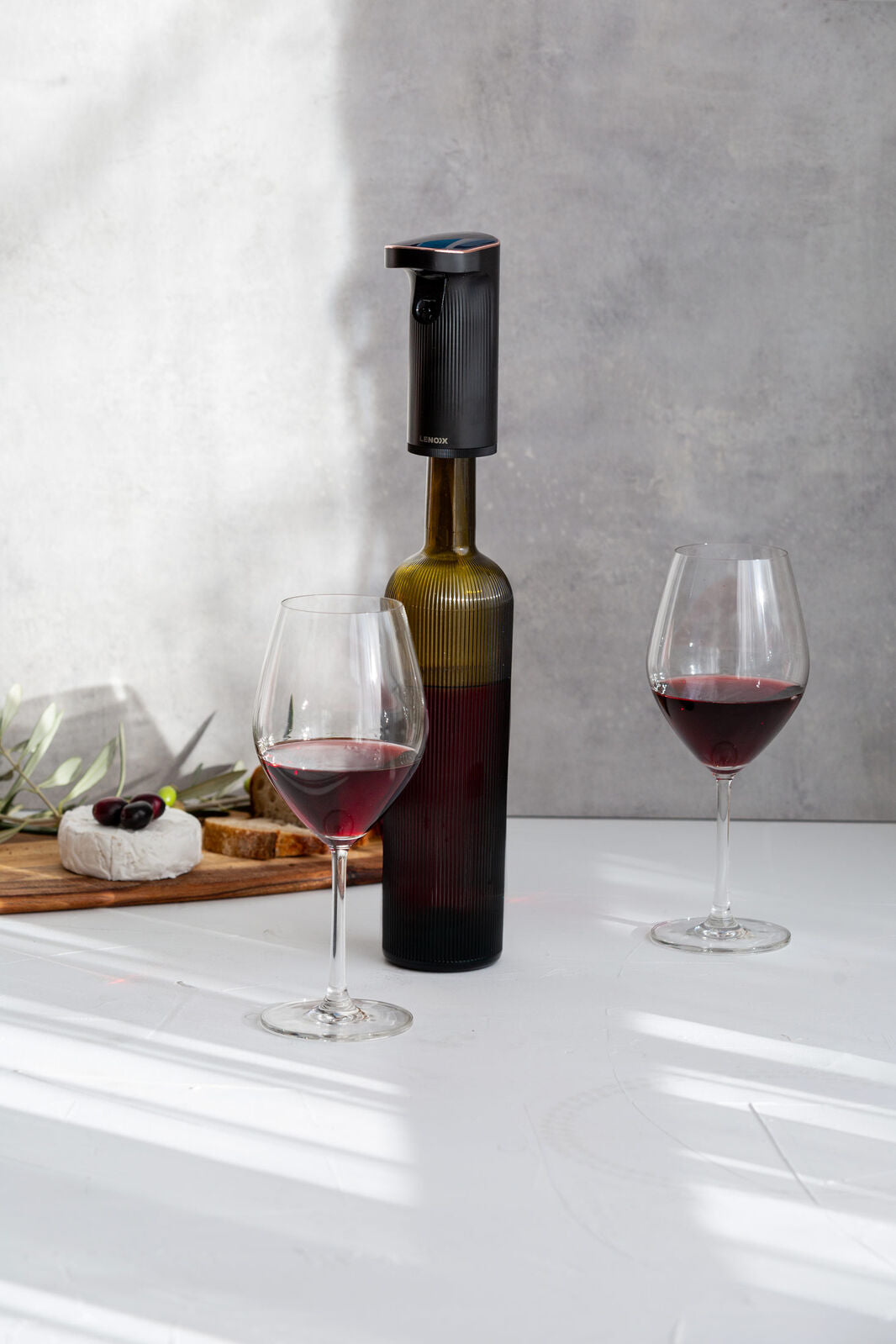 Instant Wine Aerator & Dispenser with Adjustable Bottle Fit V196-WA101