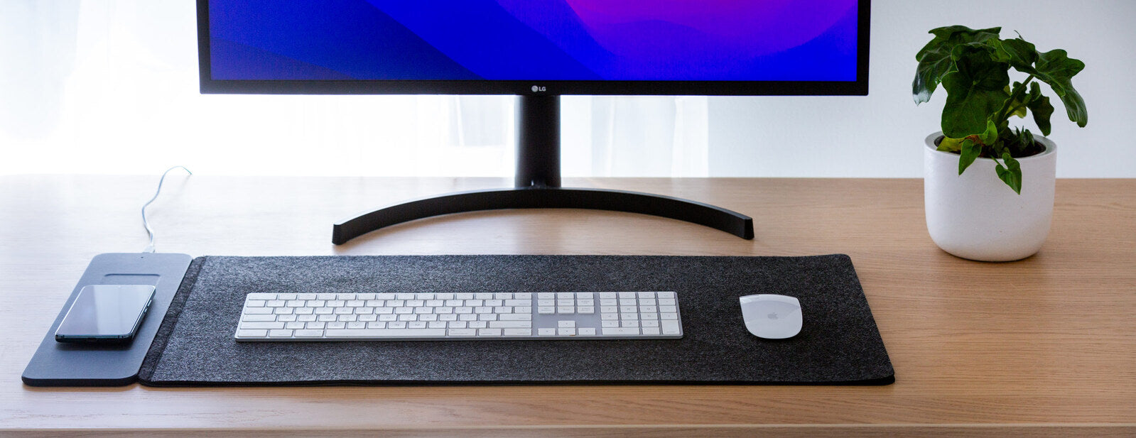 Reversible Wireless Fast Charging Desktop Mat for Smartphones and Earbuds V196-WCDM15