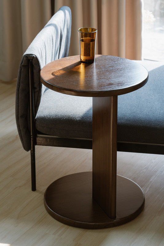 Brentwood Round Solid Timber Lamp Table (Walnut) V199-LT040BWWN